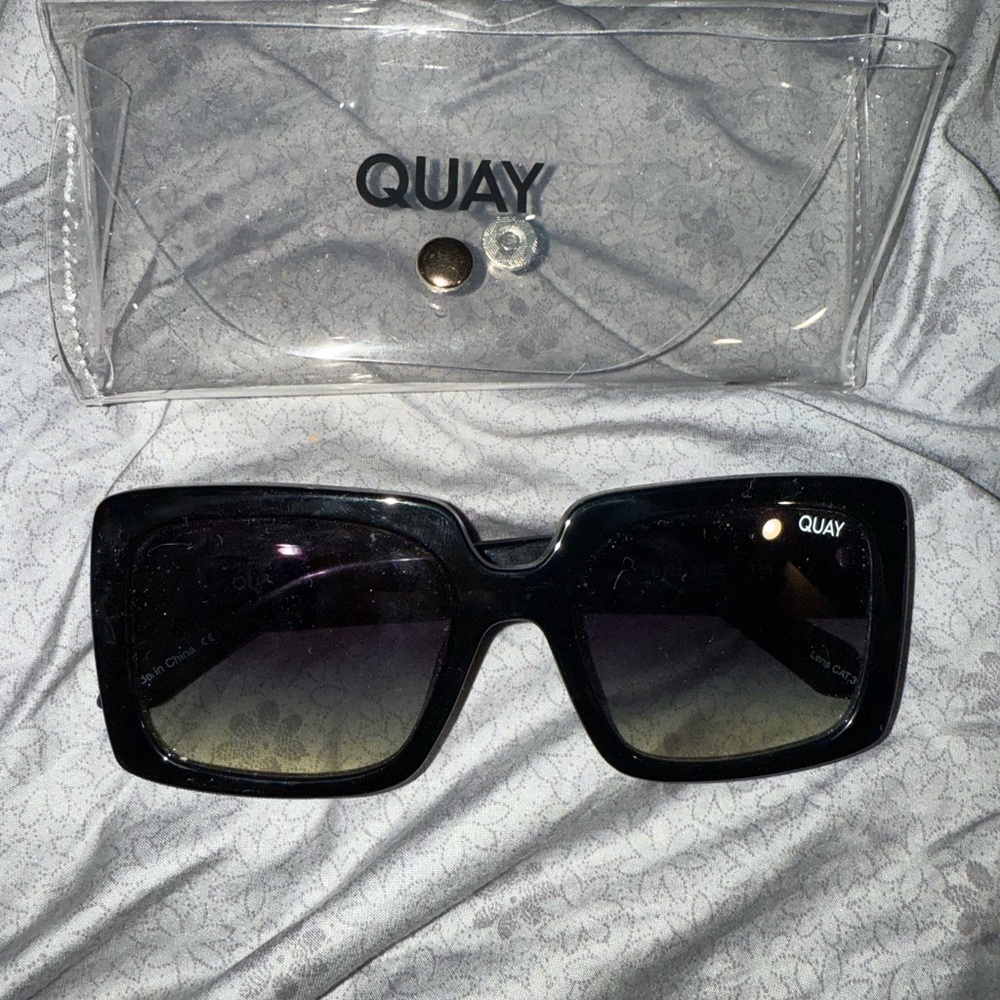 Quay Australia Total Vibe Black Sunglasses